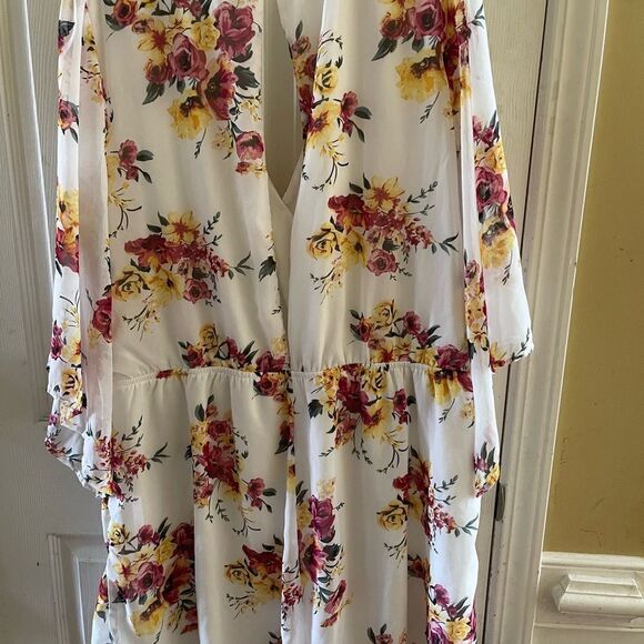 Bailey blue beige floral burgundy,yellow & green Romper fully lined V ne… - Picture 6 of 9